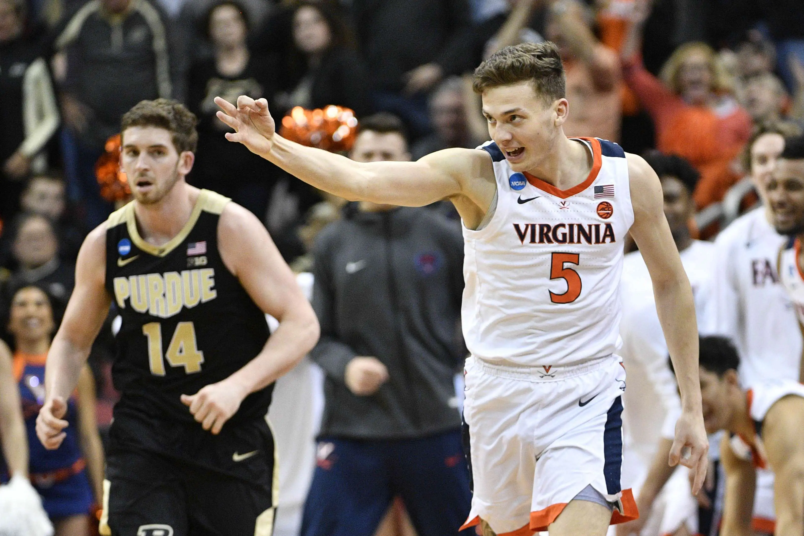 college basketball-2020-futures-virginia-kentucky-favorite