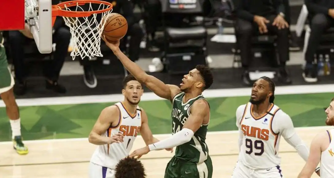 Bucks -4.5 vs. Phoenix in Game 4