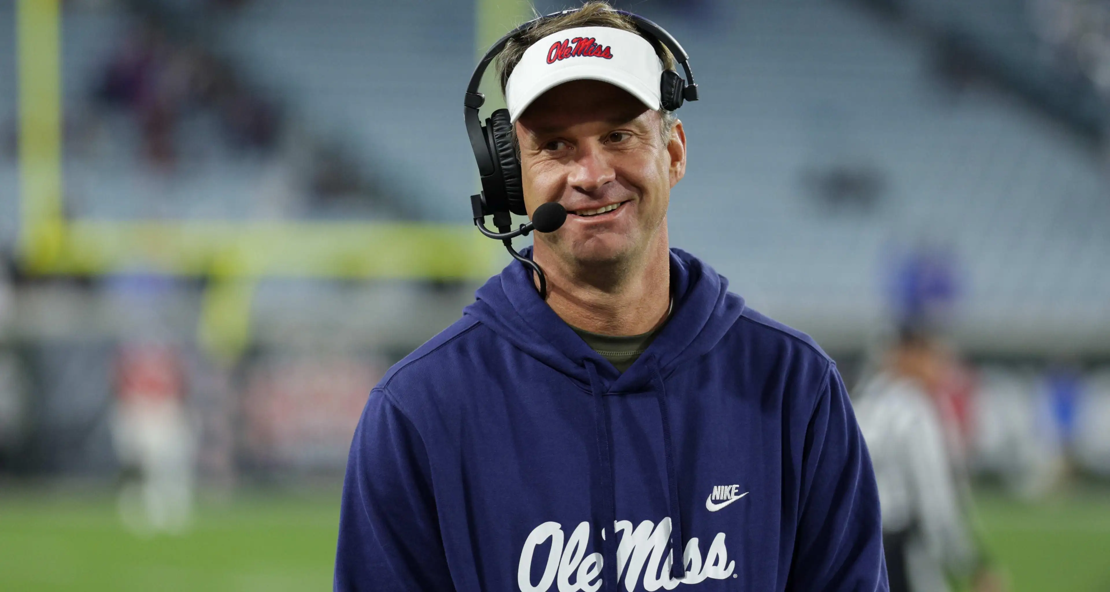 Kiffin quits on CFP team, bolts for Red Stick