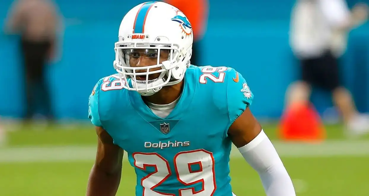 Steelers send Fitzpatrick to ‘Fins for Ramsey, Smith